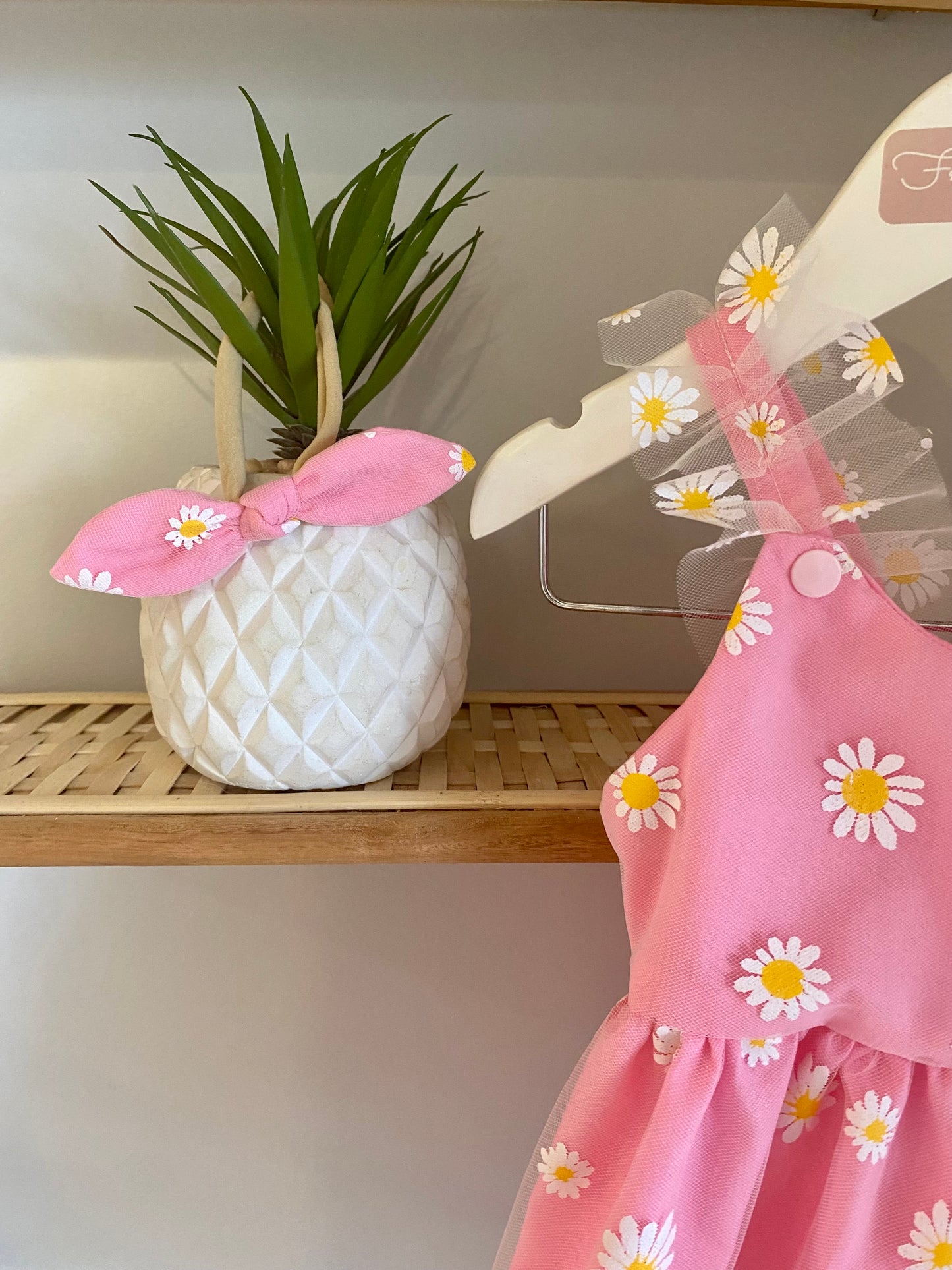 Pink Daisy stretch baby bow