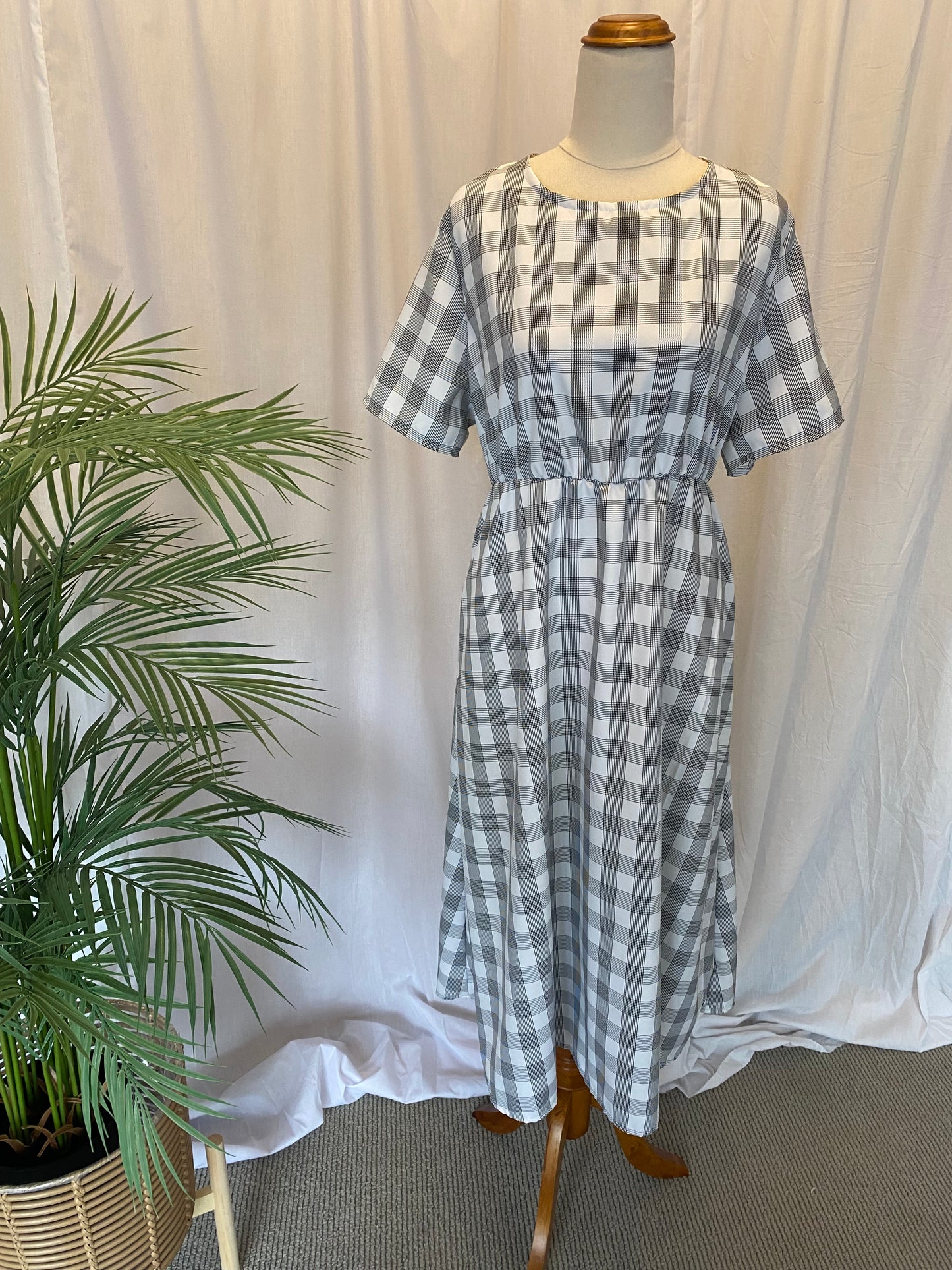 Ladies Party Dress Black & White Check - Size Large